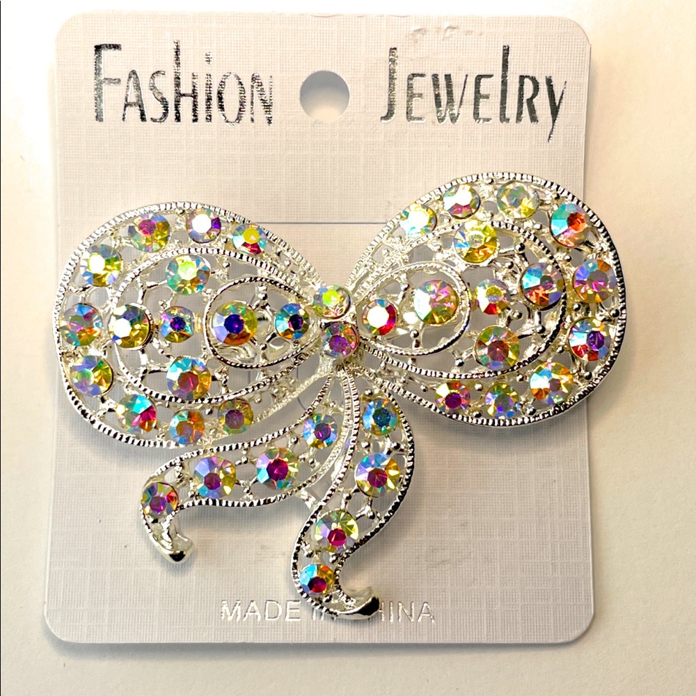 NEW Beautiful Butterfly Brooch